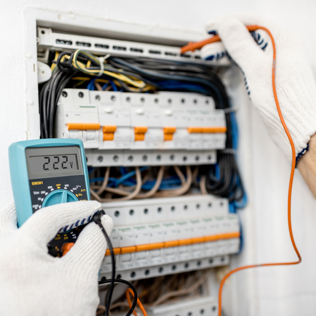 should-you-repair-or-replace-a-circuit-breaker-panel